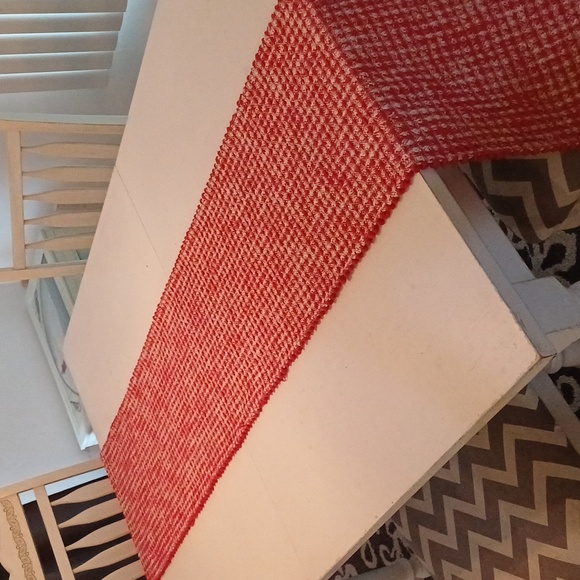 🔥🔥🔥Crate & Barrel Peppermint Red cotton table runner Valentines day 14" x 90" - Picture 1 of 8